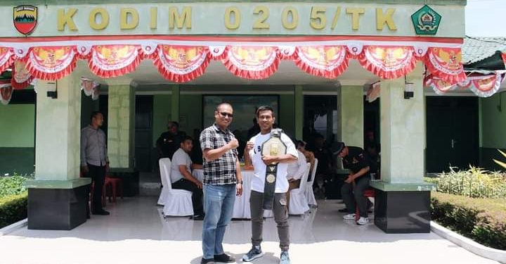 Dandim 0205/TK Sambut Aditya Ginting sang Juara MMA dari Desa Sukamaju