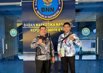 BNNK Langkat Menyerahan Sertifikat Tanah Kantor BNNK Langkat ke BNN RI