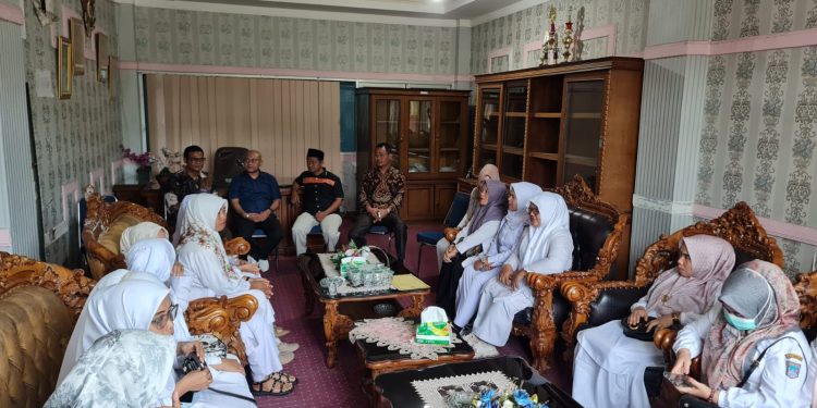 DPRD Pasbar Terima Aspirasi Tenaga Kesehatan Tentang Rencana Rekrutmen PPPK Tahun 2024