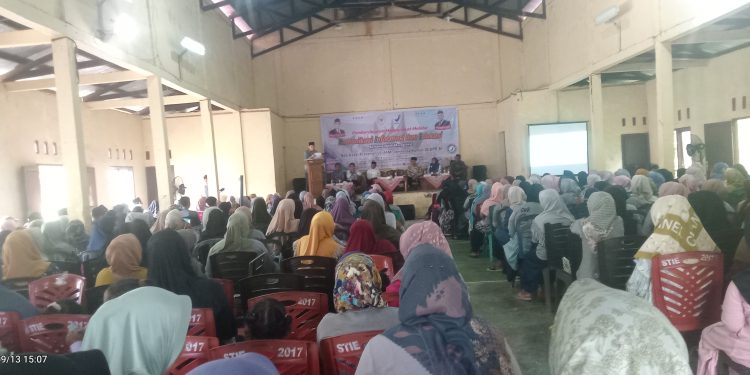 Ade Rezki Pratama Anggota DPR RI bersama Kemnaker RI Sosialisasi Pelatihan Vokasi dan Pemegangan dikampung 3 Mahakarya