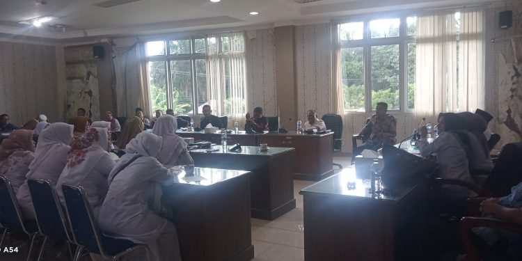 DPRD Hearing bersama Forum tenaga kesehatan BKN Pasbar