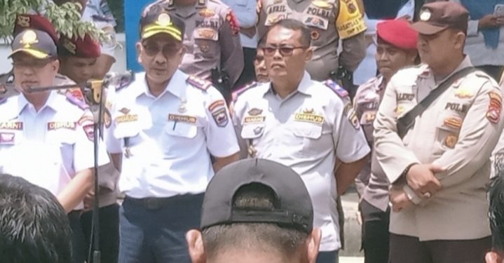 Puluhan Masyarakat Koto Sawah Gelar Aksi Demo: Masa Meminta Dishub Pasbar Menegakkan Aturan