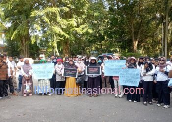 Guru Honorer Desak Pencopotan Kadis Pendidikan Langkat, Polisi Bubarkan Aksi Tandingan