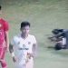 Wasit Sepakbola PON Terkapar Dihajar Pemain, Dipicu ‘Hadiah’ Penalti
