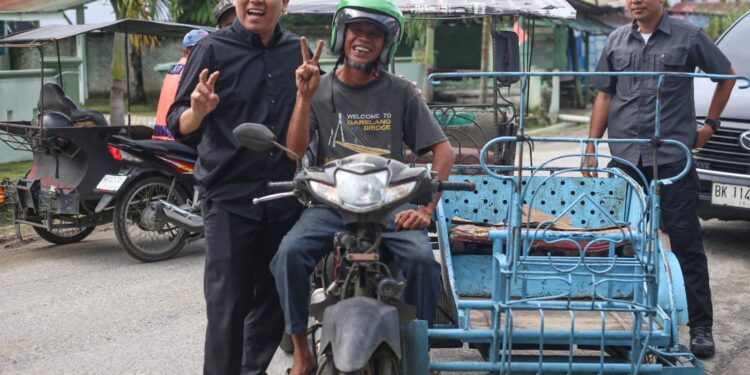 Hasan Basri Sagala Bernostalgia dan Kunjungi Sekolahnya di Labusel