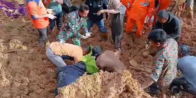 Di Aceh Tengah Satu Keluarga Meregang Nyawa Tertimbun Longsor