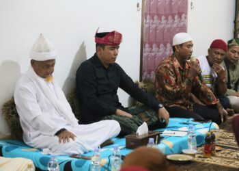 Edy-Hasan Didoakan Tuan Guru Selayang Besilam