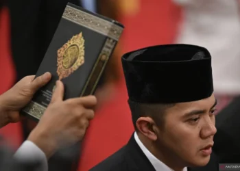 TNI AD Sebut Mayor Teddy Tak Perlu Pensiun meski Jabat Seskab