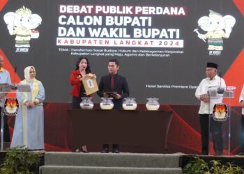 Debat Terbuka ‘Melucuti Topeng’ Calon Pemimpin