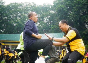 Pj Bupati Langkat dan Wakapolda Sumut Ajak Warga Jaga Kesehatan Melalui Power Fit Party di Alun-alun Stabat