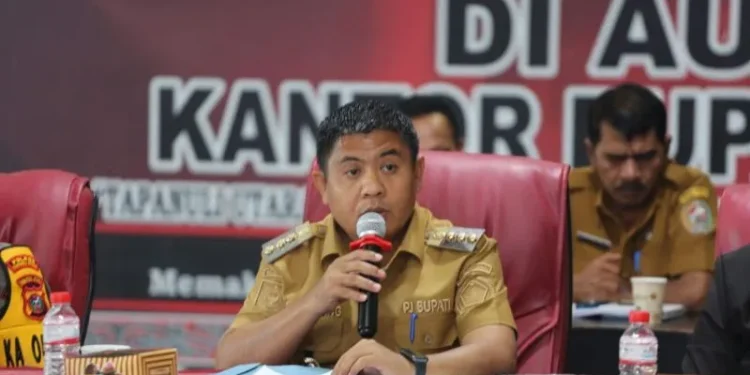 Pj Bupati Taput copot Indra Simaremare dan tunjuk Plh Sekdakab David Sipahutar