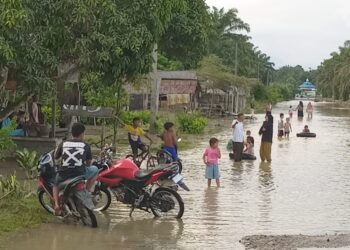 Banjir Rendam Puluhan Rumah Warga di Sawit Seberang, Aktivitas Lumpuh Akibat Curah Hujan Tinggi