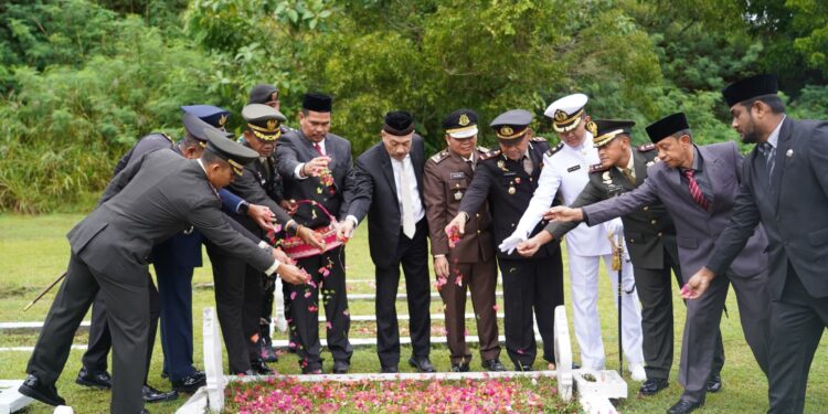 Peringati Hari Pahlawan, Korem 011/LW Gelar Ziarah Nasional