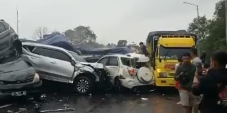Kecelakaan Beruntun di Tol Cipularang KM 92: Satu Meninggal, 27 Luka-luka