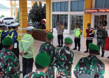 Ratusan Personel Polres Pasbar Lakukan Pengamanan Debat Kedua Cabup dan Cawabup Pasbar