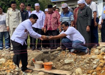 Ketua DPRD Pasbar Hadiri Peletakan Batu Pertama Pesantren Modern An-Najjar