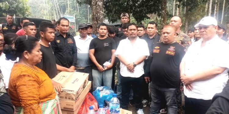 GRIB Jaya Sumut Salurkan Bantuan kepada Korban Tanah Longsor di Sibolangit