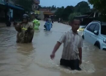Pemukiman Berngam Kota Binjai Dikepung Banjir Hingga Satu Meter Akibat Hujan Deras Semalaman