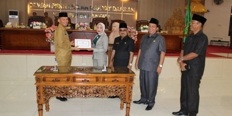 DPRD Langkat Gelar Paripurna Penyampaian Ranperda APBD 2025