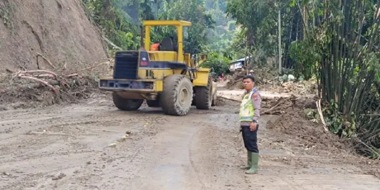 Jalur Medan-Berastagi Segera Dibuka Kembali Pasca Longsor, Pembersihan Material Dipercepat
