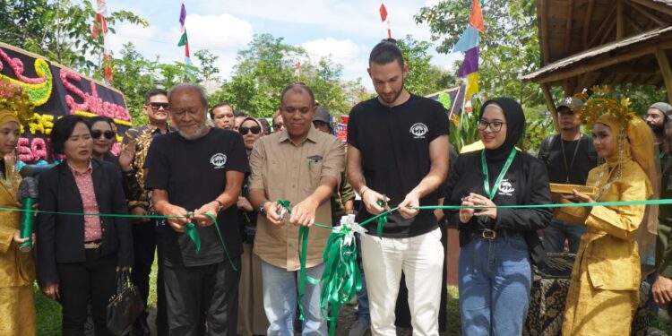 Pj Bupati Langkat Resmikan Desa Daur Ulang, Wujudkan Lingkungan Bersih dan Lestari
