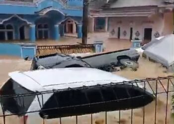 Dahsyatnya Banjir Bandang di Sukabumi: Mobil Hanyut-Rumah Terendam