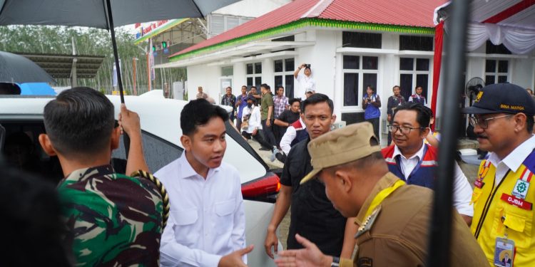 Wapres Gibran Tinjau Gerbang Tol Tanjung Pura, Pastikan Kelancaran Nataru 2024/2025