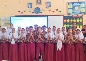 Pj Bupati Langkat Dorong Digitalisasi Pendidikan dengan Smart Board, Dukung Program Prioritas Presiden Prabowo