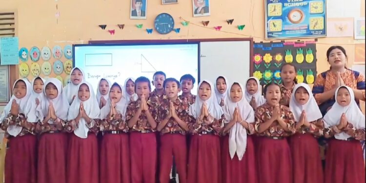 Pj Bupati Langkat Dorong Digitalisasi Pendidikan dengan Smart Board, Dukung Program Prioritas Presiden Prabowo