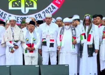 Habib Rizieq Tiba di Reuni Akbar 212, Disambut Takbir dan Selawatan