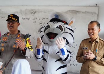 Dukung Program Presiden, Polres dan Pemkab Langkat Bagikan Makan Siang Bergizi Gratis di SLB Negeri Stabat