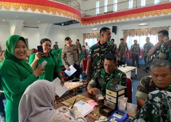 HUT Korem 032/Wirabraja ke-40 dan Persit ke-79 Gelar Donor Darah Massal