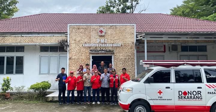 PMI Pasbar Terima 1 Unit Mobil Operasional dari Bank Indonesia Perwakilan Sumbar