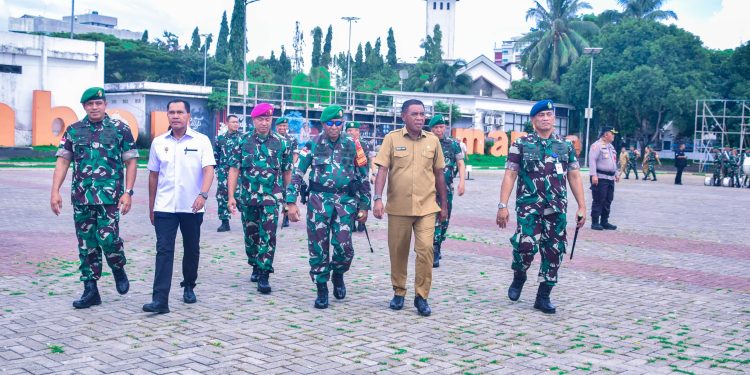 Danrem 151/Binaiya Hadiri Apel Gelar Pasukan PAM VVIP Kunjungan Wakil Presiden RI ke Maluku