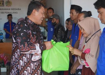 Rutan Pemalang Salurkan Bantuan Sosial untuk Keluarga Warga Binaan