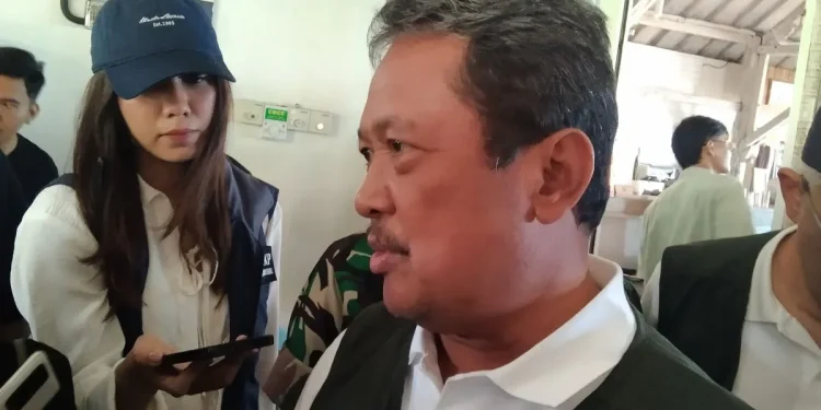 Menteri KKP Sebut Ada Nelayan Klaim Pasang Pagar Laut di Tangerang