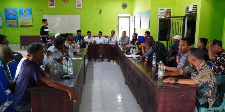 Pj Bupati Langkat Respons Cepat Keluhan Petani Tanjung Ibus: Subsidi Pupuk, Irigasi, dan Infrastruktur Jadi Fokus Utama