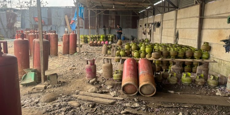 Gudang Pengoplosan Gas Bersubsidi di Medan Marelan Digerebek