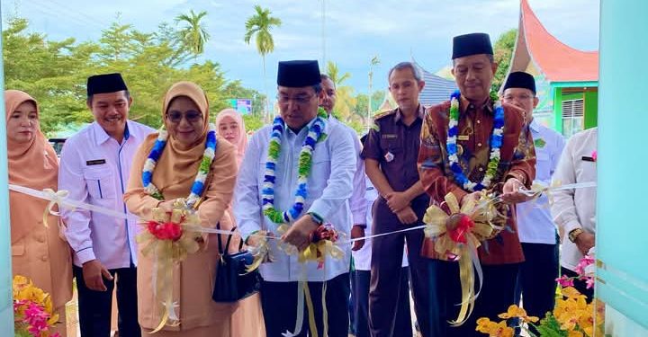 Gedung Pusat Layanan Haji dan Umrah Terpadu Kemenag Pasbar Diresmikan