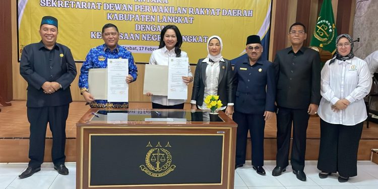 Sekretariat DPRD Langkat dan Kejari Langkat Teken Kerja Sama Penanganan Hukum Perdata dan Tata Usaha Negara