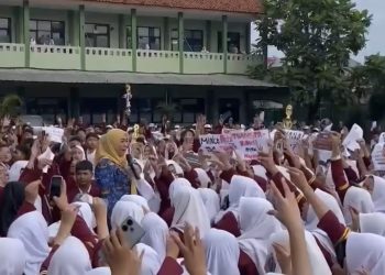 Ratusan Siswa MAN 2 Kota Bekasi Gelar Aksi Damai, Tuntut Transparansi Dana Sekolah