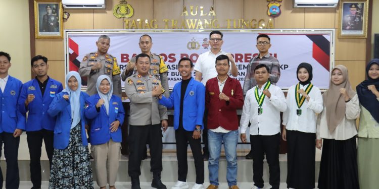 Bersinergi, Polres Pasbar Dengan Aliansi Mahasiswa dan OKP Untuk Laksanakan Kegiatan Bantuan Sosial