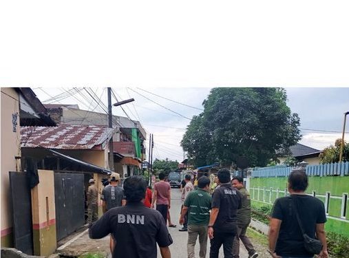 Tim Gabungan Gelar Razia Kampung Rawan Narkoba di Binjai, 9 Orang Positif Diamankan