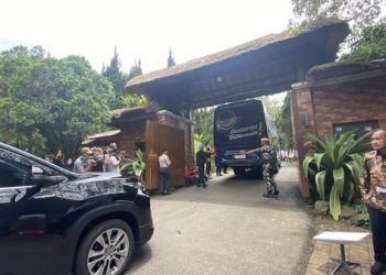 Elite KIM Plus-Kepala Daerah Mulai Datangi Kediaman Prabowo di Hambalang