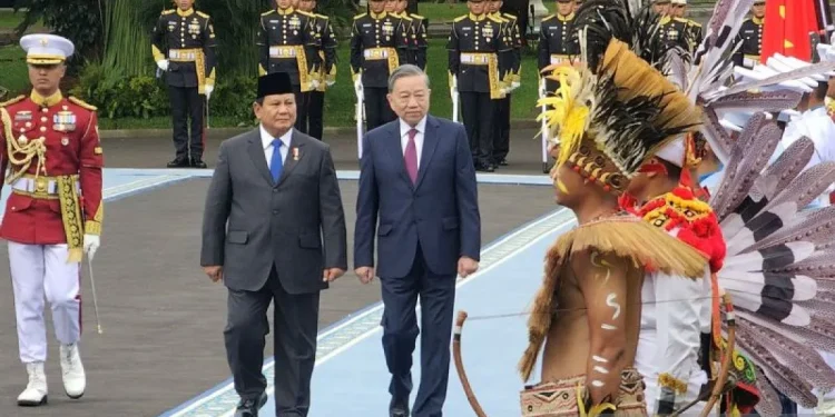 Presiden Prabowo Terima Kunjungan Sekjen PKV To Lam di Istana Merdeka