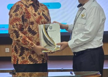 Wakil Bupati M. Ihpan Serahkan LKPD TA 2024 Kabupaten Pasbar ke BPK Perwakilan Sumbar