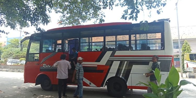 Sepinya Penumpang Bus di Pemalang Saat Ramadan, Sopir Mengeluh Setoran Berat