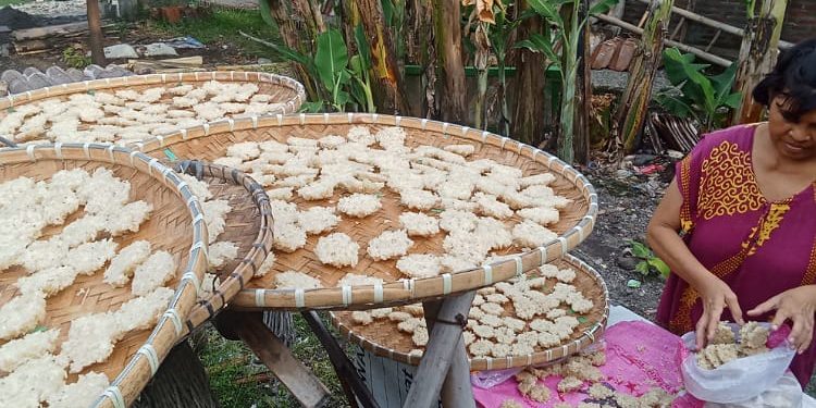 Ramadhan Penuh Berkah, Pembuat Rengginang di Pemalang Kebanjiran Pesanan