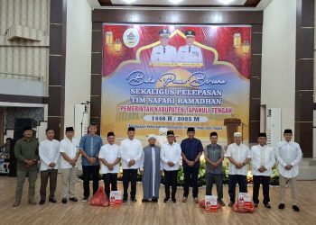 Bupati Masinton Pasaribu Lepas Tim Safari Ramadan 1446 H