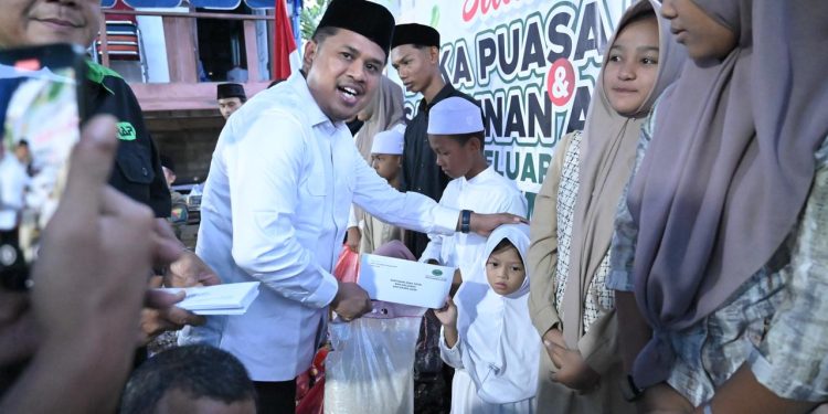 Ketua RAPI Kota Banda Aceh Serahkan SK Kepengurusan Lokal dan Pjs Ketua dalam Acara Buka Puasa Bersama